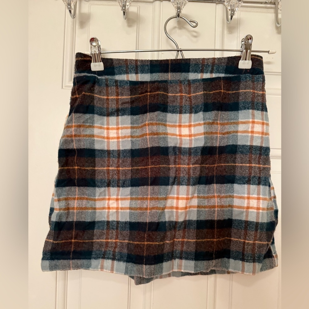 American Eagle Outfitters Plaid Mini Skirt in Black, White, and Orange